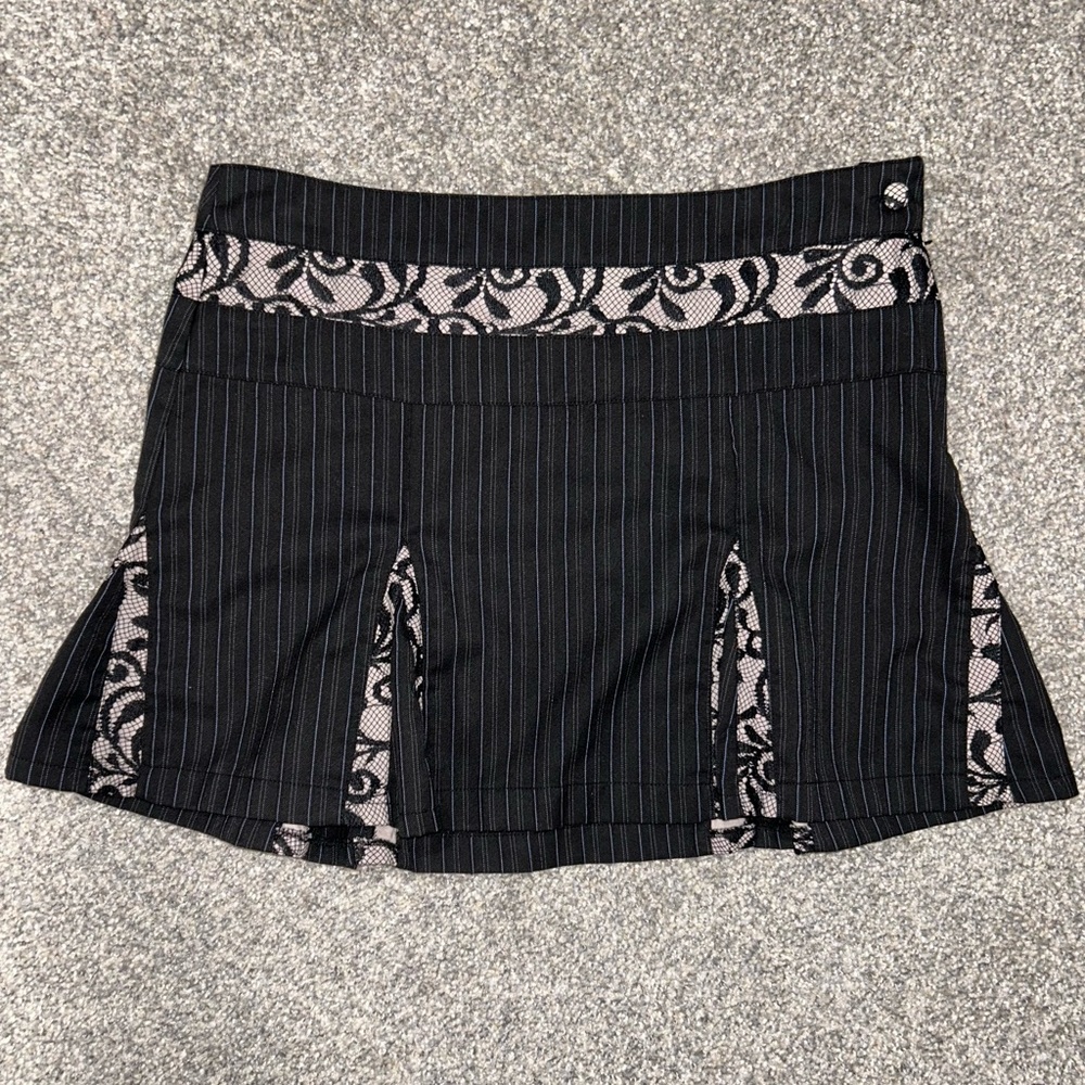 Y2K Vintage Rusty Black Pinstripes and Lace Mini Skirt Lowrise Skater Whimsigoth